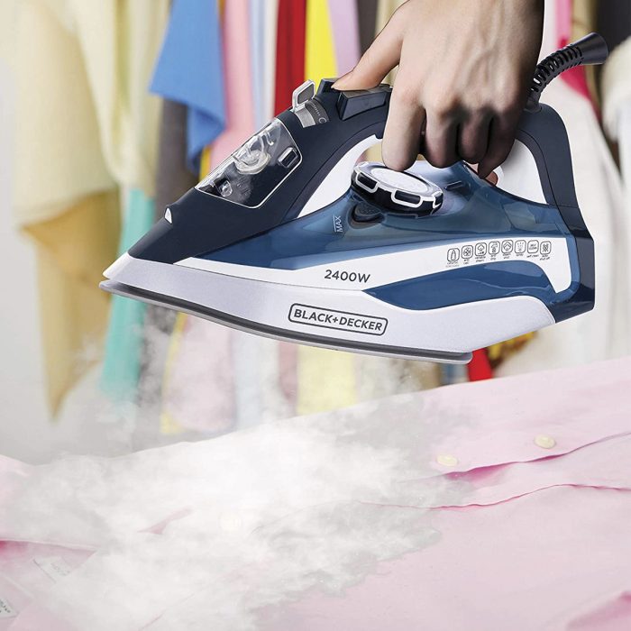Black & Decker Steam Iron X2150 With Ceramic Soleplate Auto Shut-Off 2400W - Image 6